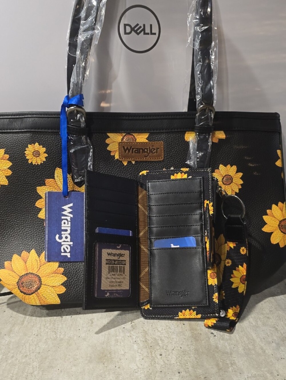 Wrangler Black Sunflower Tote with Matching Wristlet - Picture 2 of 3